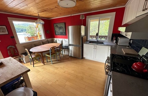 Okanagan-Similkameen House | Svenska Stugan On Osprey Lake
