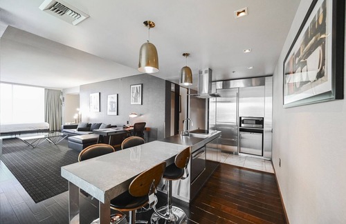 Las Vegas Apartment | SVS: Stylish Remodeled One Bedroom at Palms Place
