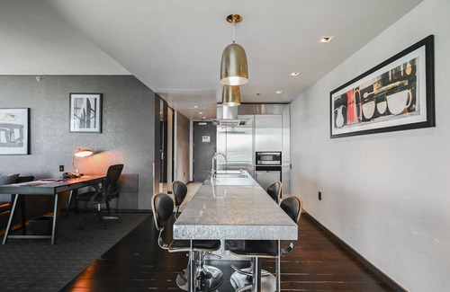 Las Vegas Apartment | SVS: Stylish Remodeled One Bedroom at Palms Place