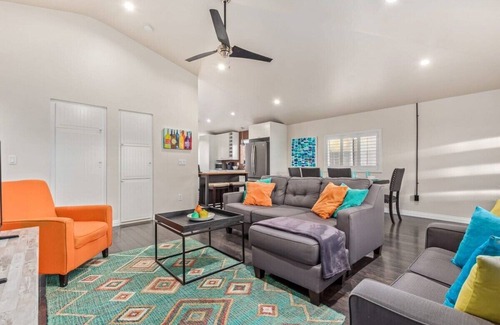 Coronado House | SW-Inspired Casa+Casita - 5 Mins to Downtown PHX