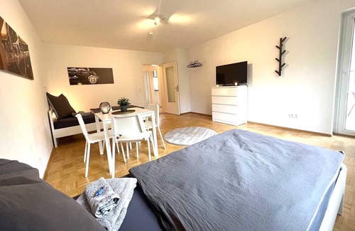 Schweinfurt Apartment | SW03 - Cozy 4 room apartment with balcony in Schweinfurt, 100sqm, 4 rooms, max. 8 people