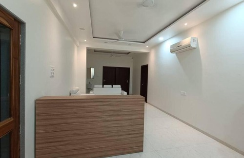 Indore Apartment | SwageStay Scheme No 114 Near CHL 114