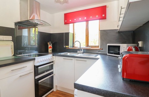 Bude Cottage | SWALLOW COTTAGE, pet friendly, with a garden in Bude