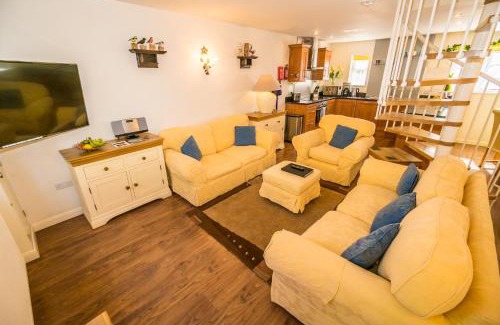 Hastings House | Swallows Nest - Covehurst Bay Cottage