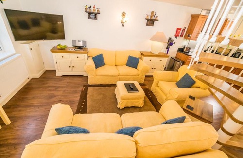 Hastings House | Swallows Nest - Covehurst Bay Cottage
