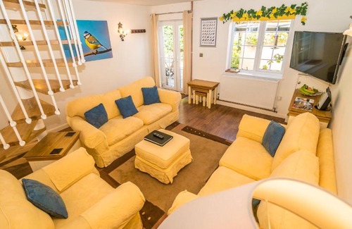 Hastings House | Swallows Nest - Covehurst Bay Cottage