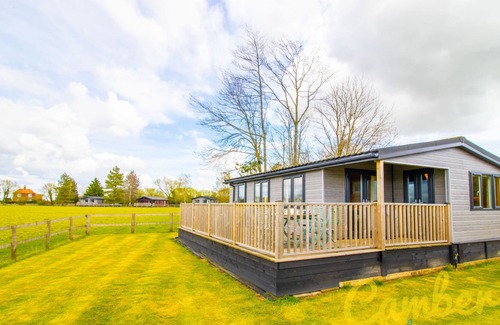 Romney Marsh House | Swallowtail Pine Lodge - Romney Marsh - Stay in the gorgeous Kent countryside