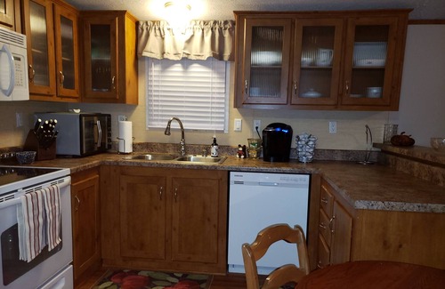 Brownsville House | Swan Cottage at Winter Haven Resort