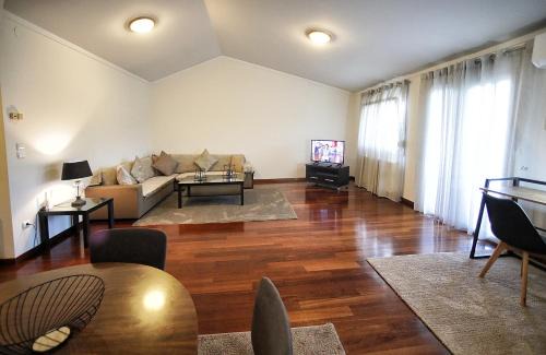 Kastoria Apartment | Swan Lake Front Apartment