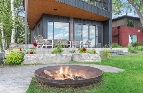 Bigfork House | Swan Lake House