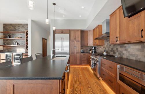 Bigfork House | Swan Lake House