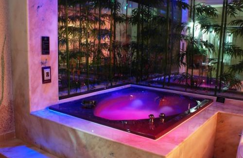 Guishan District Hotel | Swan Lake Motel