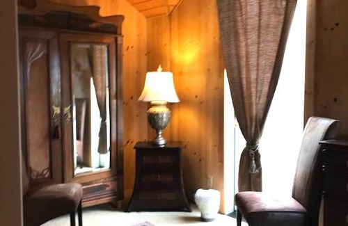 Bigfork Hotel | Swan River Inn