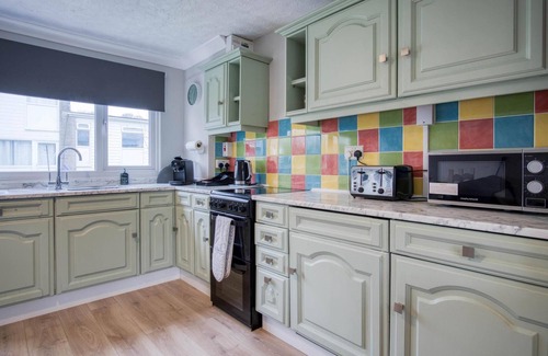 Pembroke Ski Chalet | Swanbrook - 2 Bedroom Chalet- Freshwater East