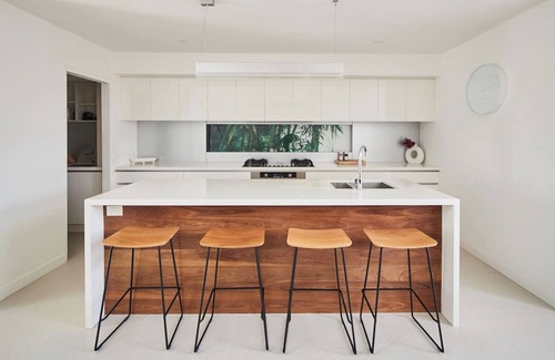 Geelong House | Swanston Sands Sophisticated Comfort by the Beach