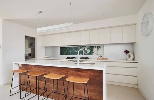 Geelong House | Swanston Sands Sophisticated Comfort by the Beach