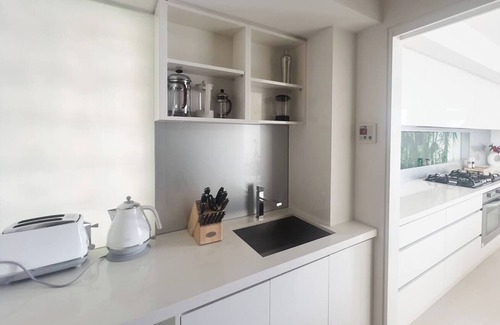 Geelong House | Swanston Sands Sophisticated Comfort by the Beach