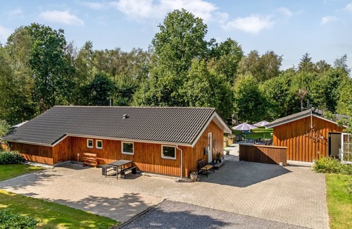 Helberskov Strand House | "Swarthofthi" - 340m to the fjord by Interhome