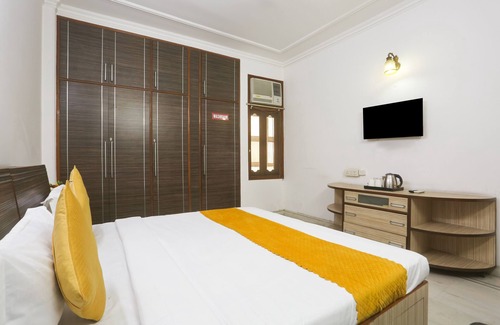 Pashim Vihar Hotel | Swastik residency PaschimVihar by twamev