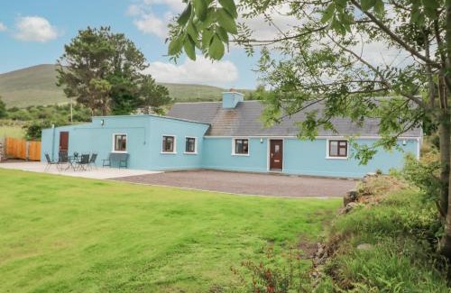 MacGillycuddy's Reeks House | Sweeney's Cottage