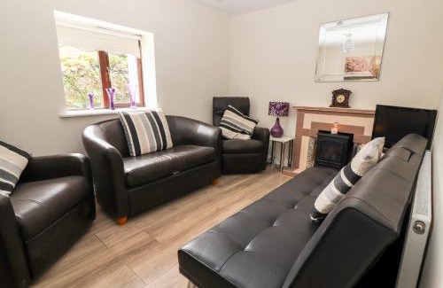 MacGillycuddy's Reeks House | Sweeney's Cottage