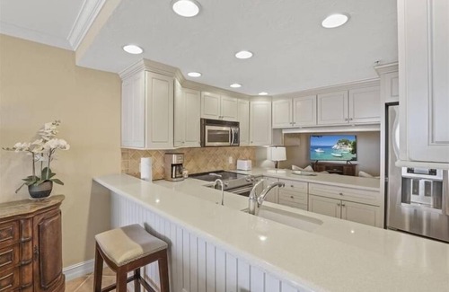 Park Shore Condo | Sweeping Gulf views from this 12th floor condo-CL1