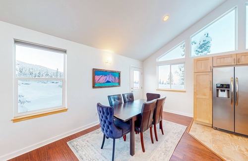 Bear Valley House | Sweeping mountain and ski view escape near the city center with a hot tub