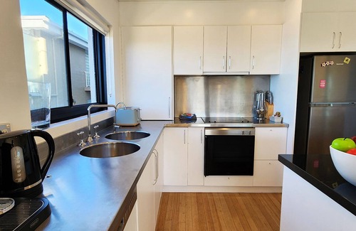 Bondi Apartment | Sweeping Ocean Views - Bondi Beach - 2 bedrooms + parking