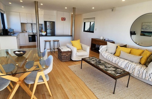 Bondi Apartment | Sweeping Ocean Views - Bondi Beach - 2 bedrooms + parking