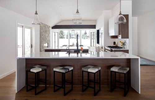 Jackson Hole House | Sweeping Teton views, modern renovation. Minutes from town & National Parks.