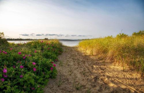 North Chatham House | Sweeping Views Minutes to Beach