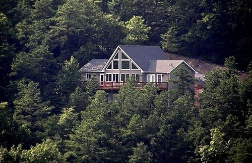Massanutten House | Sweeping Views of the Shenandoah Valley and Massanutten Mountain!