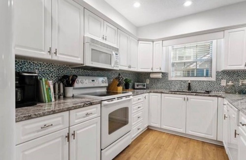 North Myrtle Beach House | Sweet 3BR 2.5B townhome N.Myrtle Beach gated community w/Golf, Tennis, Hot Tub