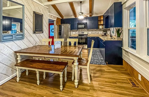 Lake Waccamaw House | Sweet and cozy 3-bedroom house on enchanting Lake Waccamaw with AC