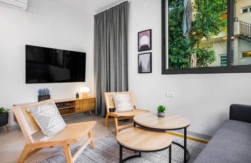 Ra'ananna Apartment | Sweet and rural home in Ra’anana