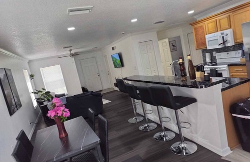 Sulphur Springs House | Sweet Brooks Place 3-bedroom house with WiFi, AC in welcoming Tampa