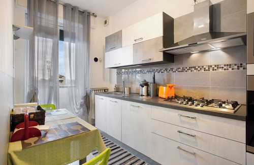 Affori Apartment | Sweet Chloe Milano Apartment with a Balcony and Wi-Fi