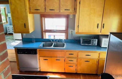 Phippsburg Cottage | Sweet comfy cottage on Small Point Road