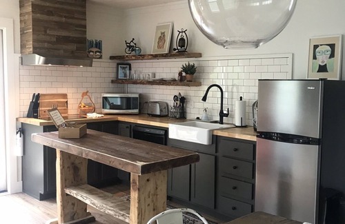 Woodfin Cottage | Sweet & cozy cottage with a mix of modern & vintage style awaits you!