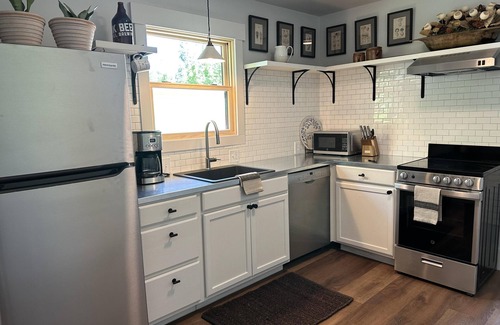 River West Cottage | Sweet craftsman bungalow in the heart of Bend
