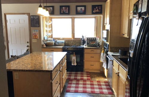 Rabbit Creek House | Sweet Dreams for 10 at Happy's House