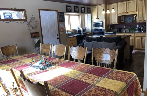 Rabbit Creek House | Sweet Dreams for 10 at Happy's House