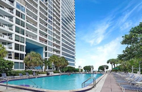 Downtown Miami Apartment | Sweet Dreams! Renovated with Water Views