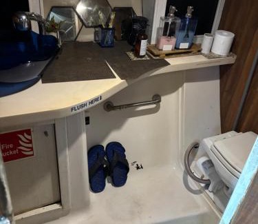 Punggol Boat Rental | Sweet Elegant Boat Home @ Marina Waterfront