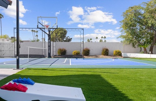 Paradise Valley Village House | SWEET ESCAPE SCOTTSDALE: PICKLEBALL/BASKETBALL + HEATED POOL + SPA + PING PONG + MORE