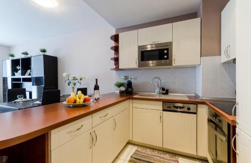 Ferencvaros Apartment | Sweet Home at the Danube with wellness