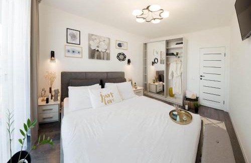 Lviv Apartment | Sweet Home Avalon