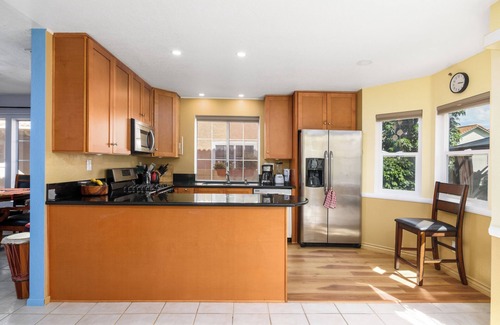 Vista House | Sweet home close to town, Vista! 6 miles to Beach! Dogs welcome!