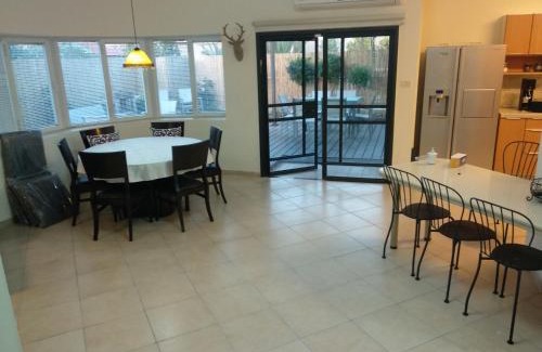Arad House | Sweet Home