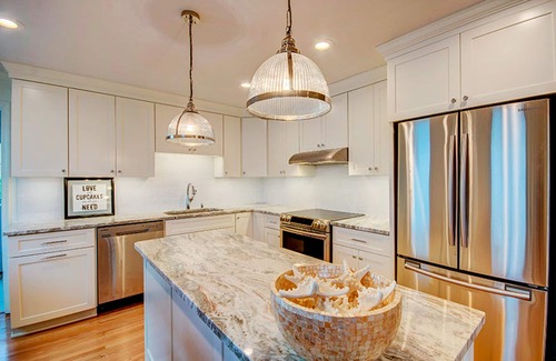 Dam Neck House | Sweet Home Near Croatan Beach & Boardwalk with Deck, WiFi, Bikes - 2 Dogs OK